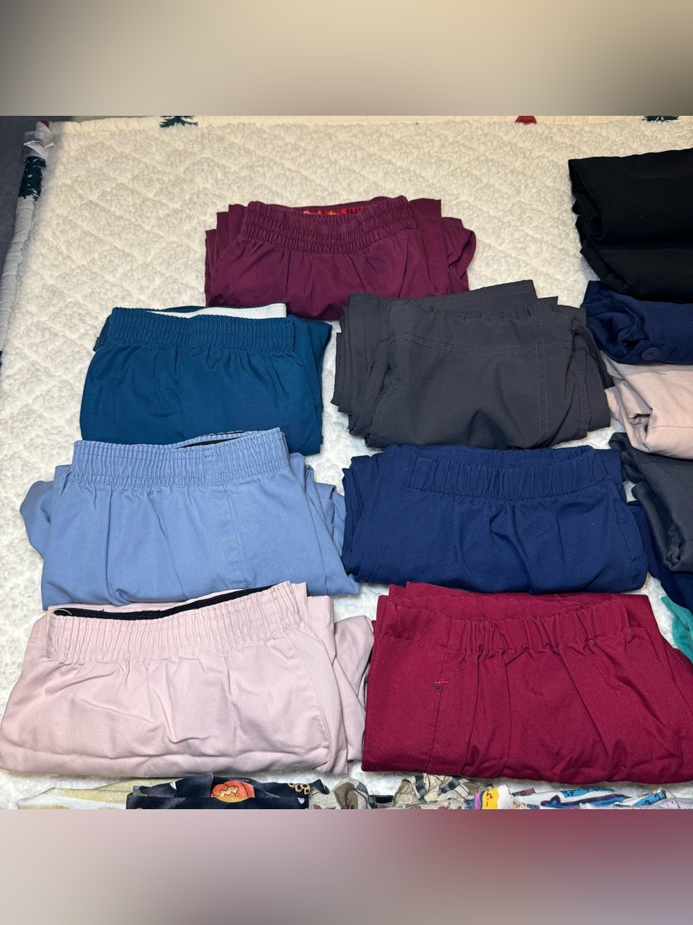 Huge 30 Piece Scrub Bundle / Lot - Picture 2 of 5